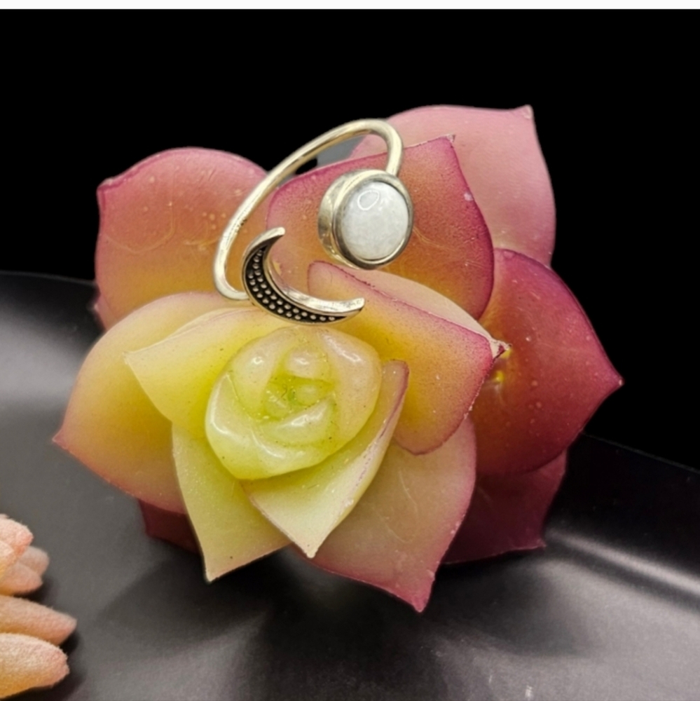 Moonstone Luna Ring - Picture 7 of 7
